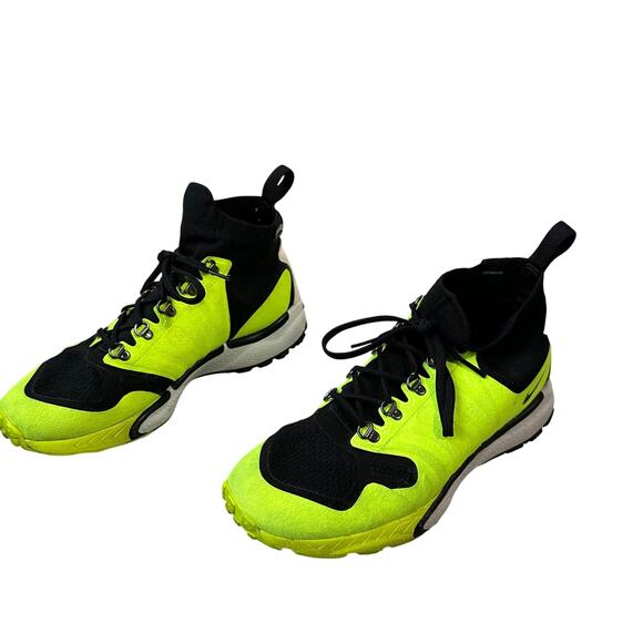 NikeLab Zoom Talaria Flyknit Mid in \'OG Neon\' Yellow-Green & Black main image 16